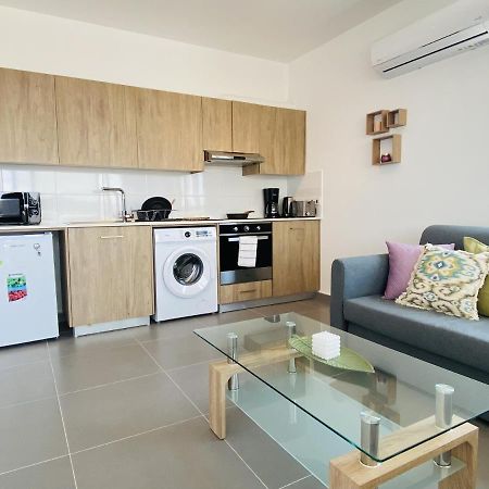 Silver Line 1-Bedroom Apartment In Ларнака Экстерьер фото