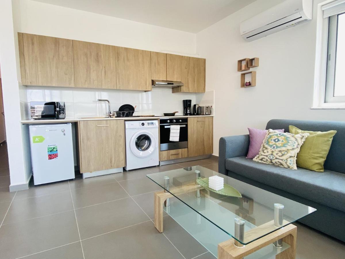 Silver Line 1-Bedroom Apartment In Ларнака Экстерьер фото