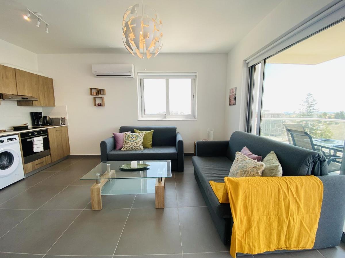 Silver Line 1-Bedroom Apartment In Ларнака Экстерьер фото