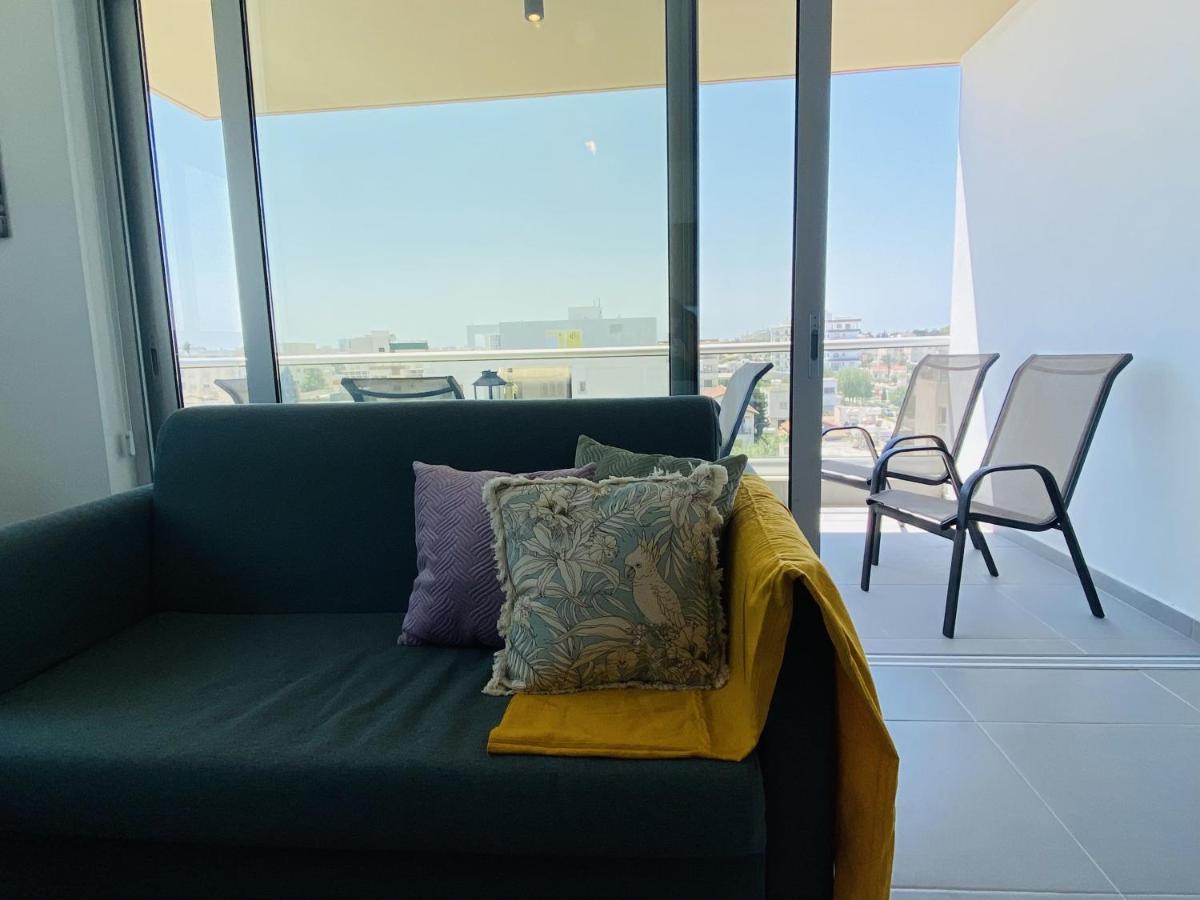 Silver Line 1-Bedroom Apartment In Ларнака Экстерьер фото