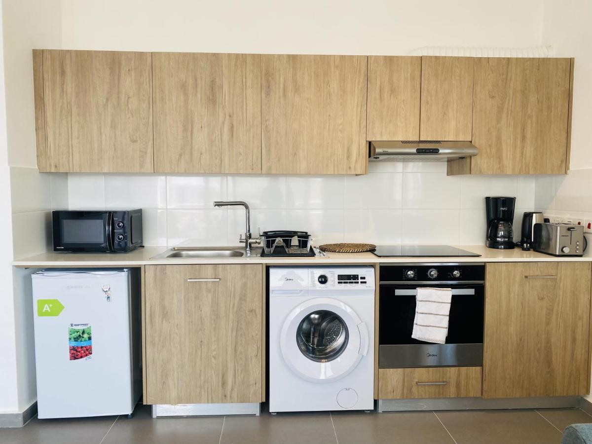 Silver Line 1-Bedroom Apartment In Ларнака Экстерьер фото